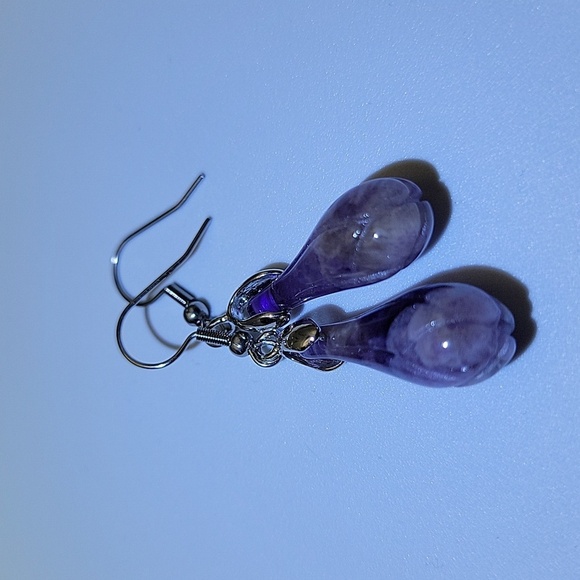 1 Pair Amethyst Natural Gemstone Bud Flower Carved Bead Gold Tone Earrings NEW - Picture 5 of 6